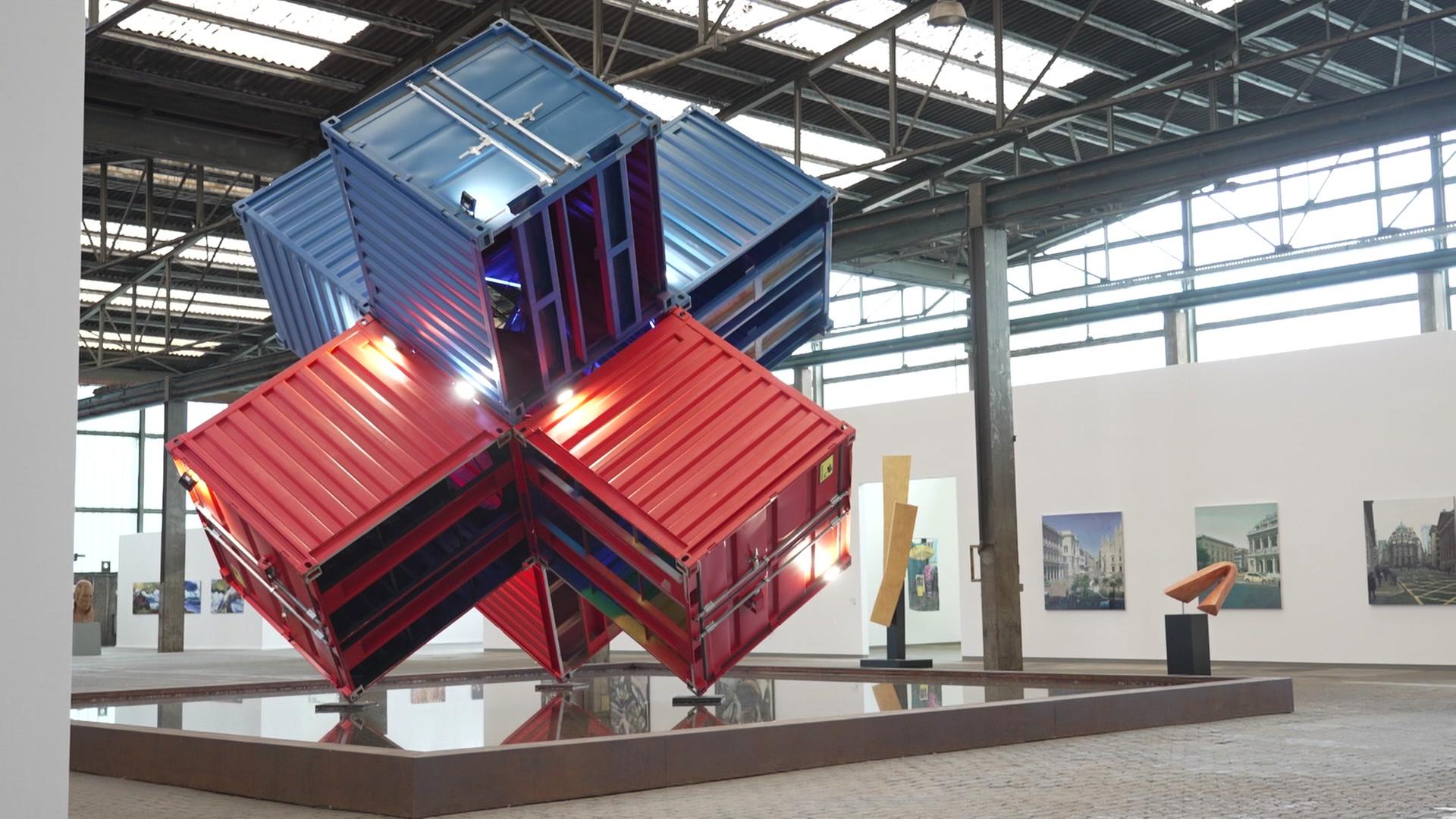 TEU-Container sind zu einem Tetrapoden zusammengebaut | NDR