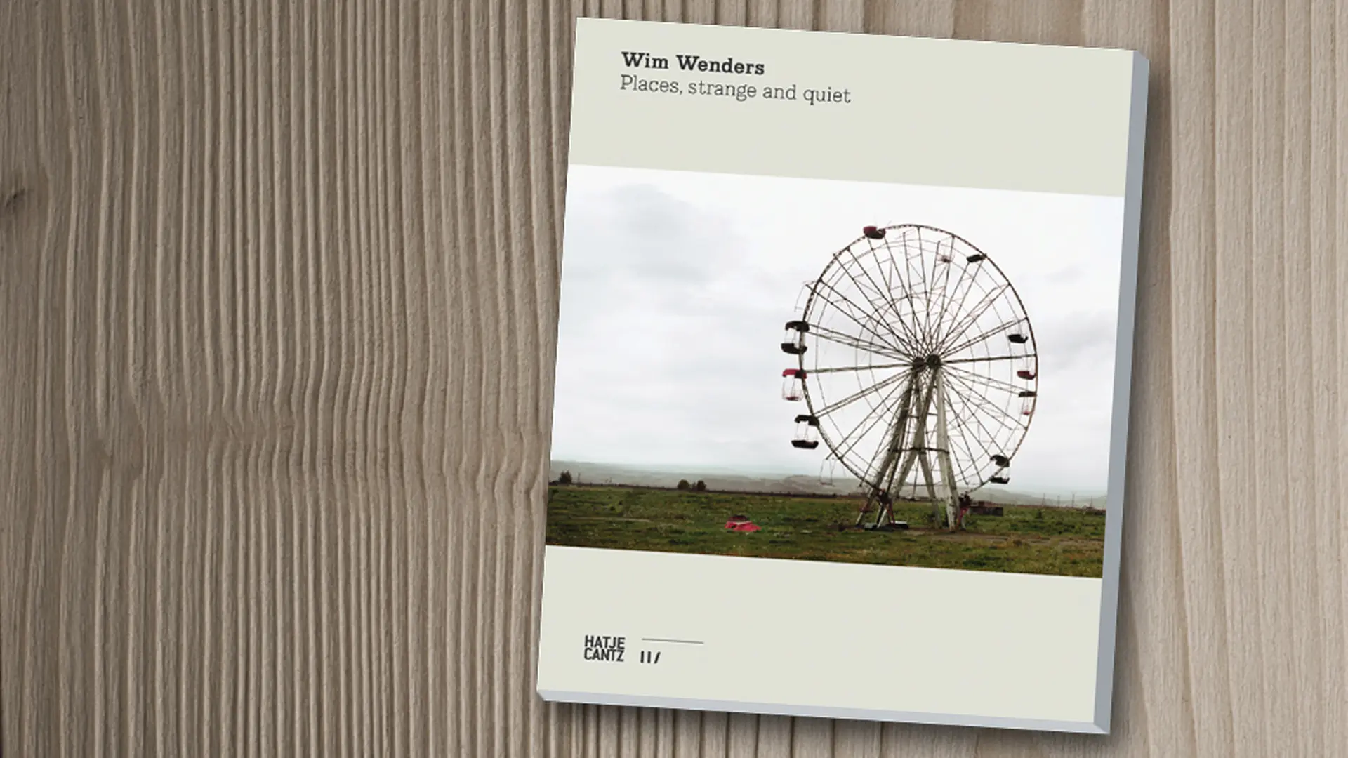 洋書 Wim Wenders: Places, Strange and Quiet Amazon.com: Wim Wenders: Places, Strange and Quiet (German and