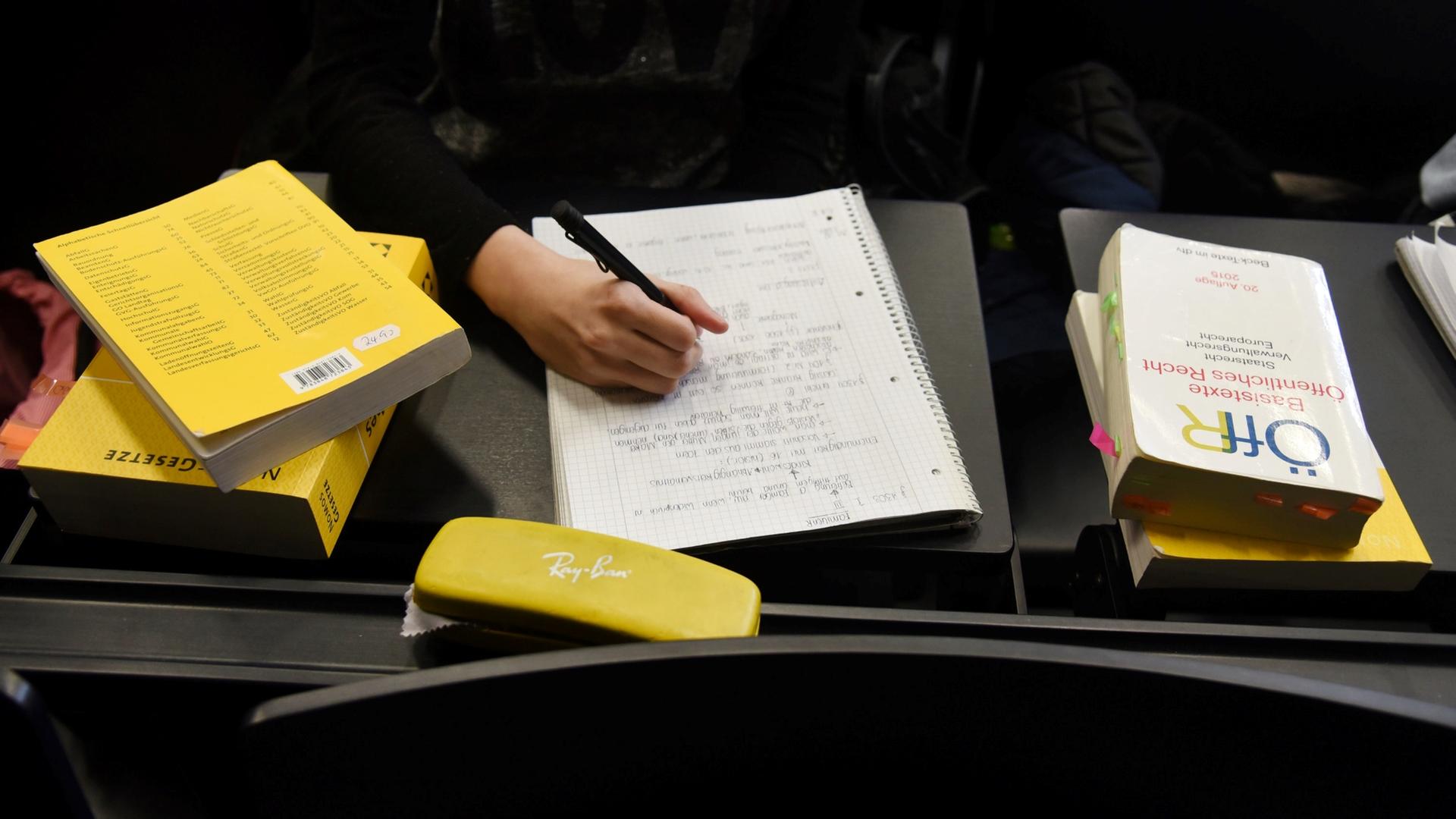 Große Mehrheit: Landtag beschließt Änderung der Juristenausbildung