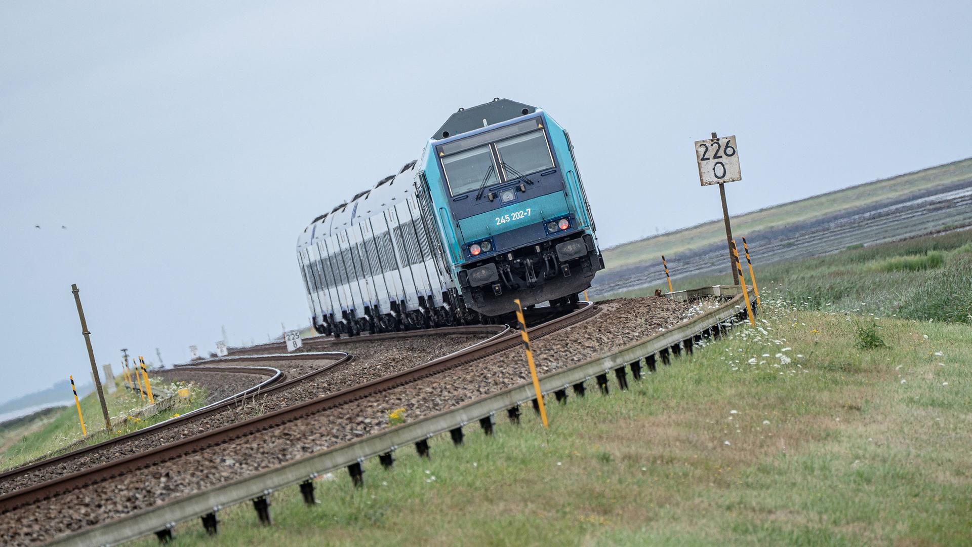 Bahnstrecke Hamburg-Sylt: Heute Spitzentreffen mit Bahn-Chefin Palla