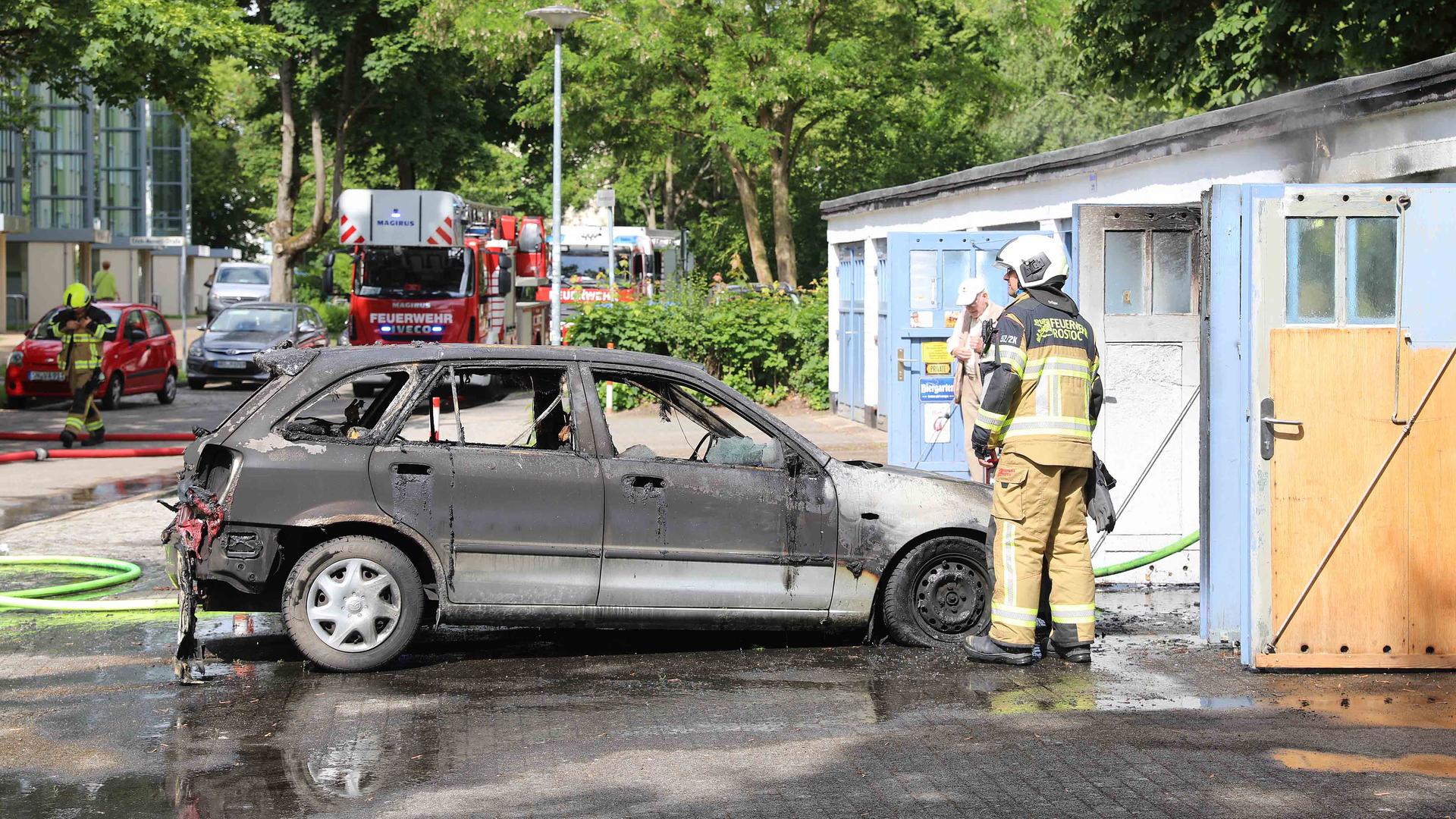 Garagenbrand in Rostocker Südstadt