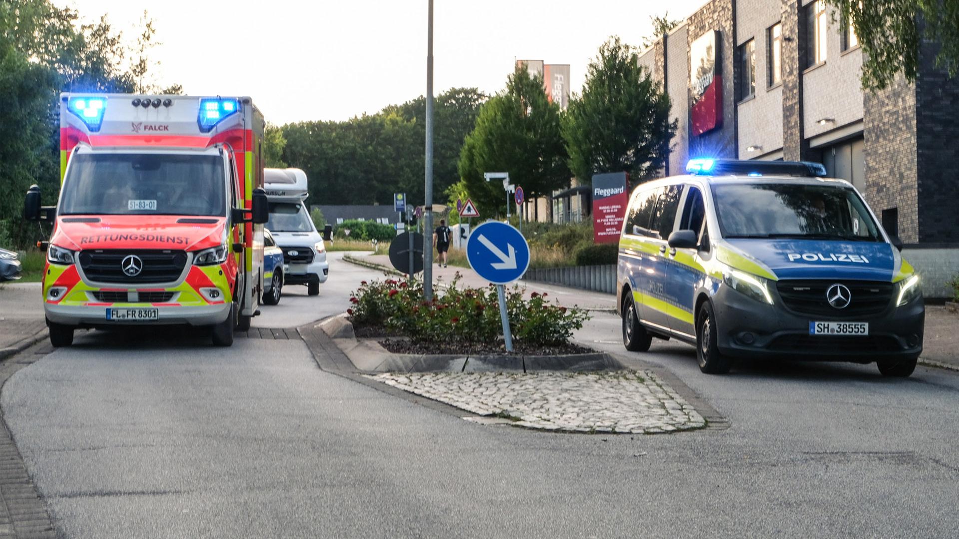 Einsatz in Harrislee eskaliert: Polizist schießt Mann in Oberkörper