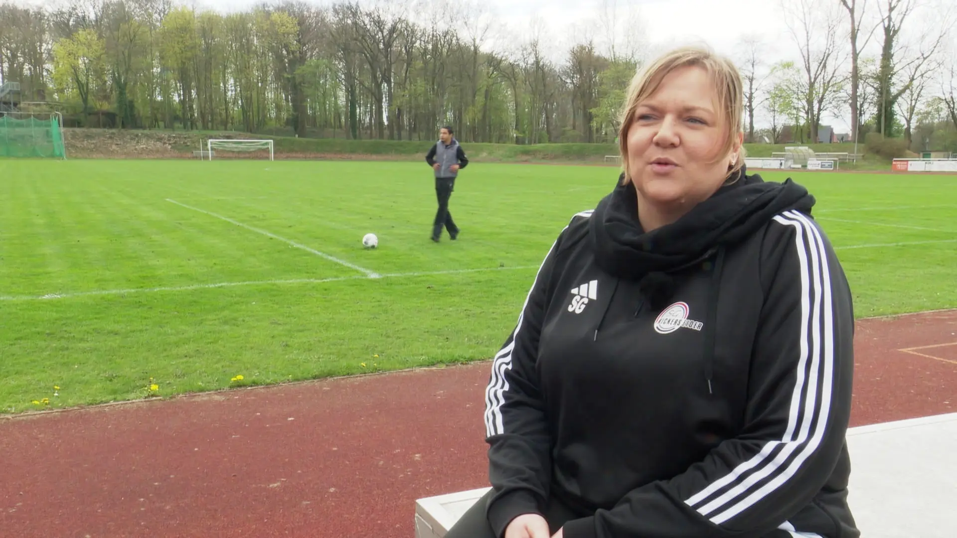 Svenja Gerckens - seit Jahren Trainerin im Jungenfußball