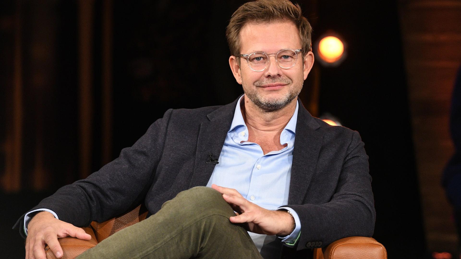 Der Autor, Journalist und Kunsthistoriker Florian Illies ist zu Gast in der NDR Talk Show am 12. November 2021. | NDR Fernsehen/ Uwe Ernst, Uwe Ernst