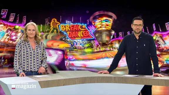 Harriet Heise und Christopher Scheffelmeier im Studio des Schleswig-Holstein Magazins.