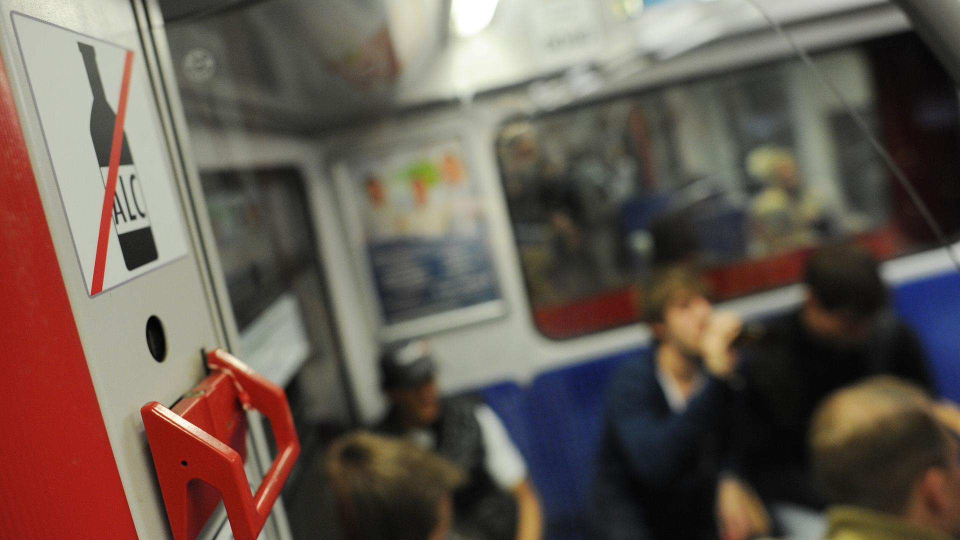 Alkoholverbot im HVV: Verstöße in drei Jahren fast vervierfacht