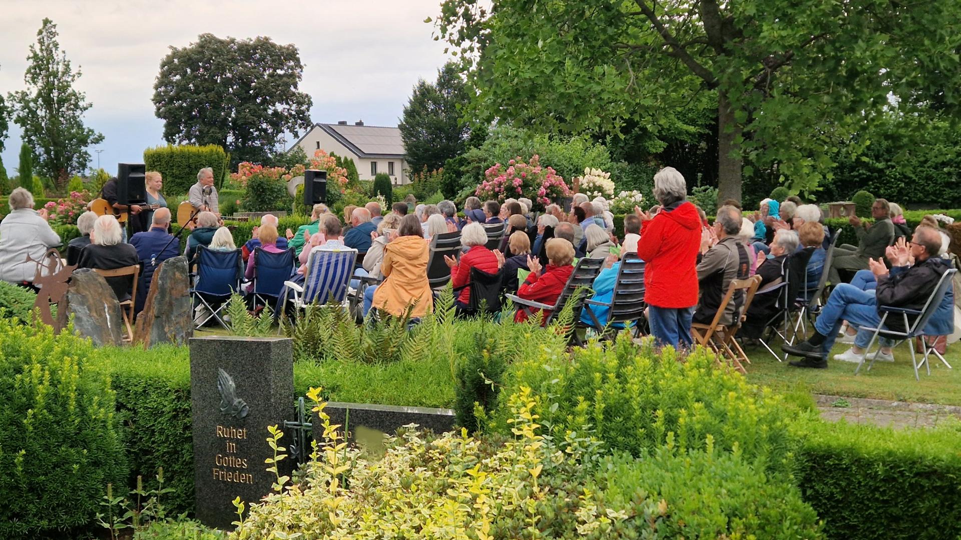 Ein Konzert auf einem Friedhof | NDR