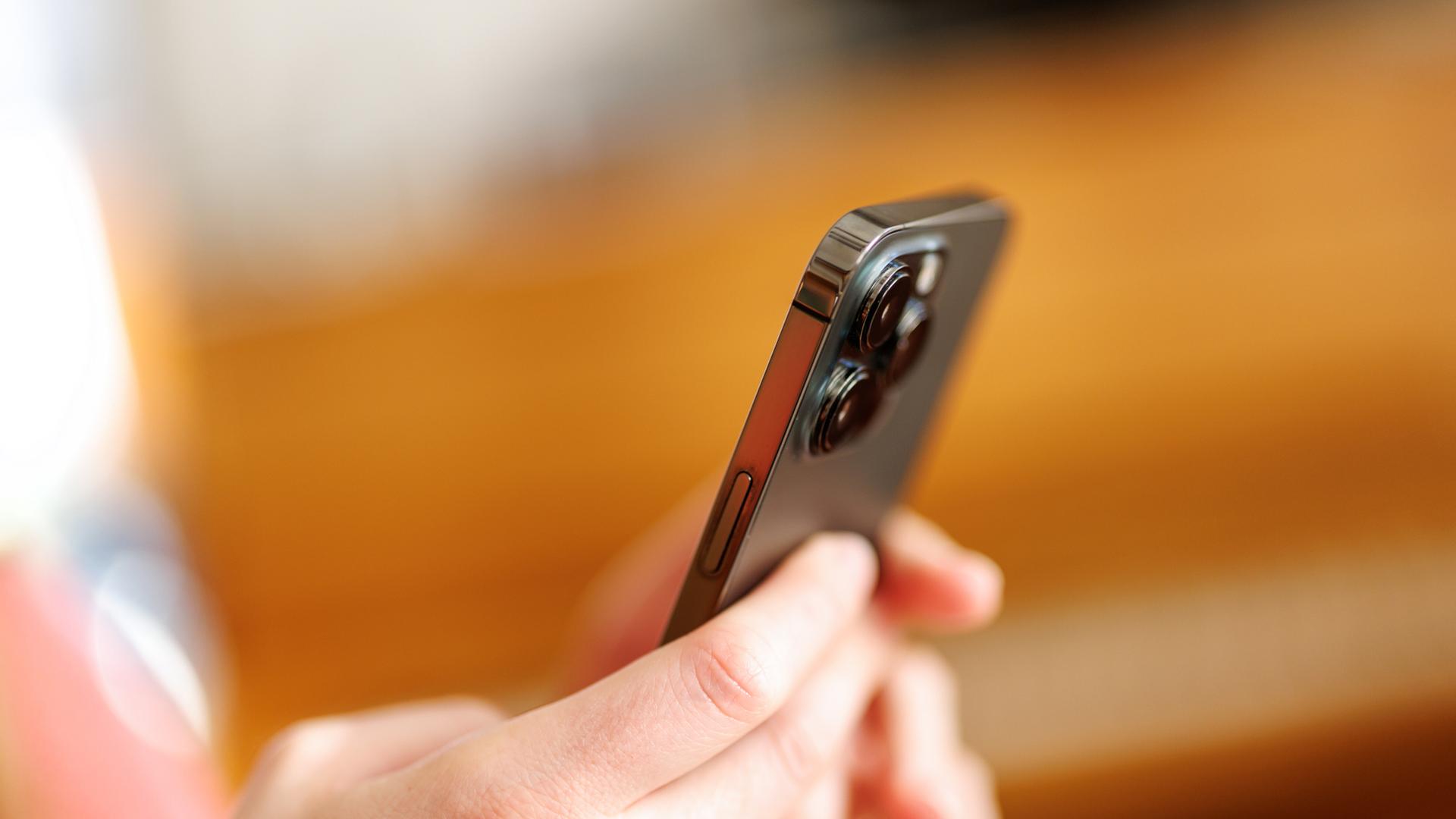 Ärger über schlechten Handy-Empfang in Hamburgs U-Bahnen