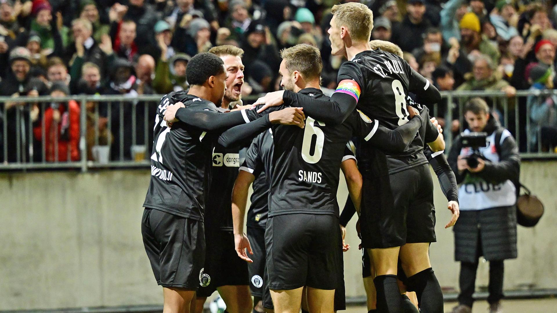 Pokal-Wahnsinn am Millerntor: St. Pauli steht im Achtelfinale