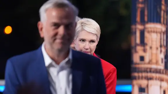 Manuela Schwesig (SPD) NDR Waal Studio 2026-এ Leif-Erik Holm (AfD) কে সমর্থন করে