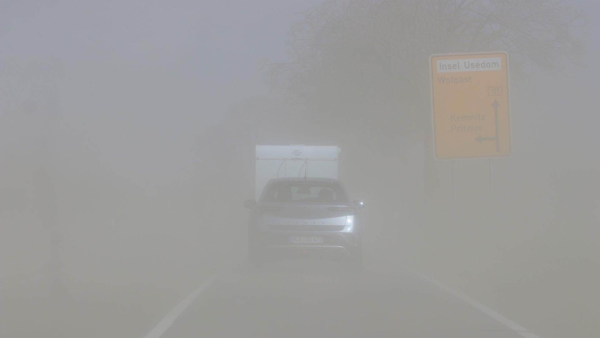 Vorpommern: Sandstürme beeinträchtigen Autofahrer