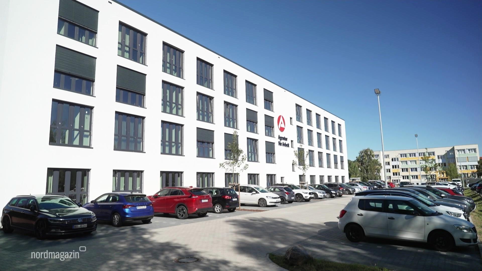 Schwerin: Jobcenter und Arbeitsagentur in neuem Gebäude