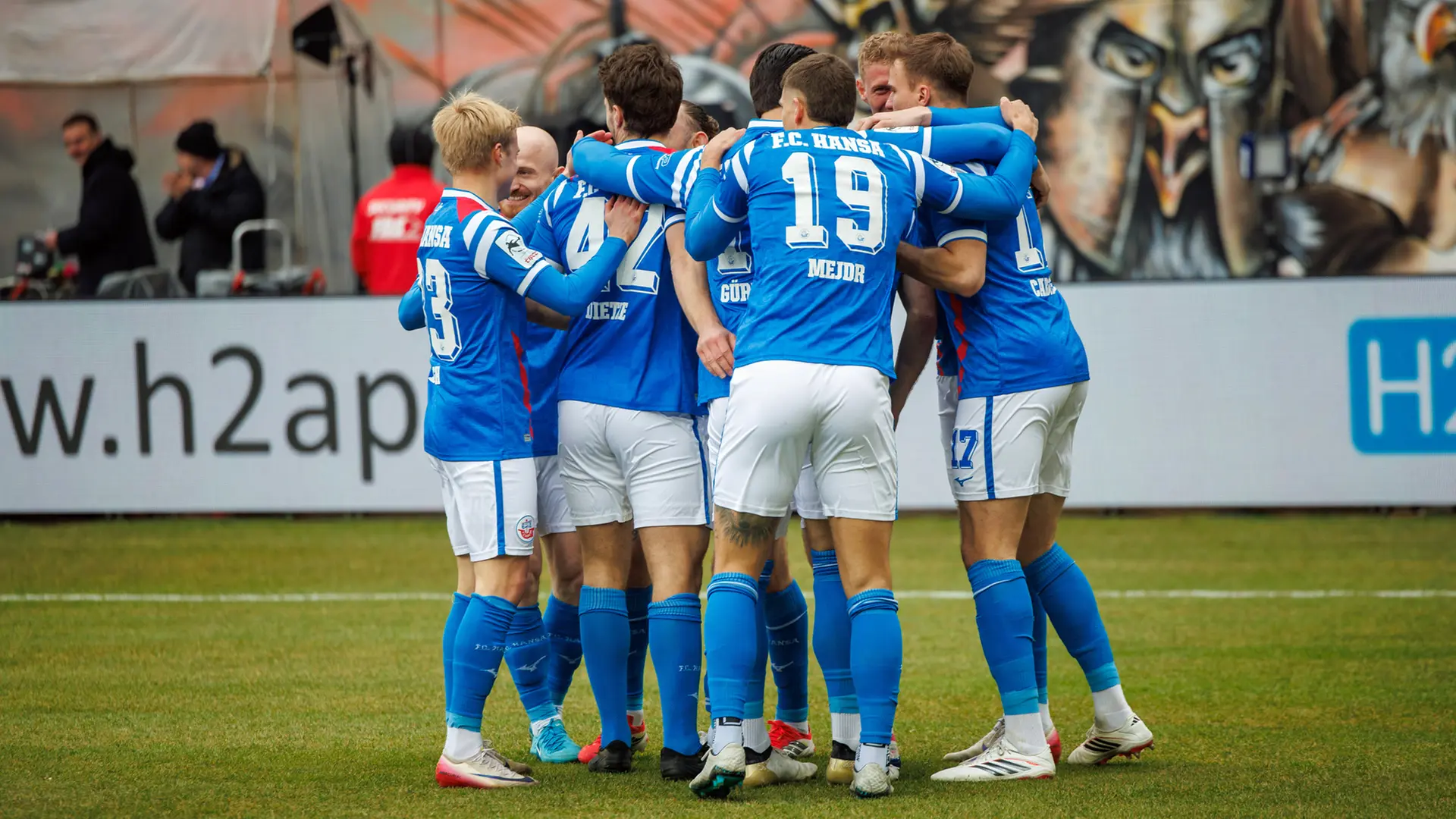 5:1! Hansa Rostock mit Torspektakel gegen Duisburg | ndr.de