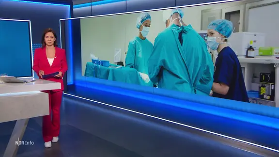 Romy Hiller moderiert NDR Info.