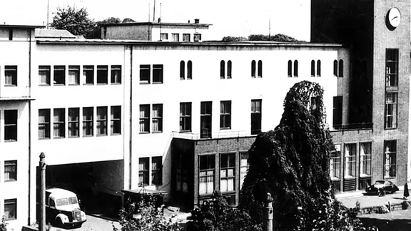 Das NWDR-Funkhaus an der Rothenbaumchaussee in Hamburg Ende der 40er-Jahre.